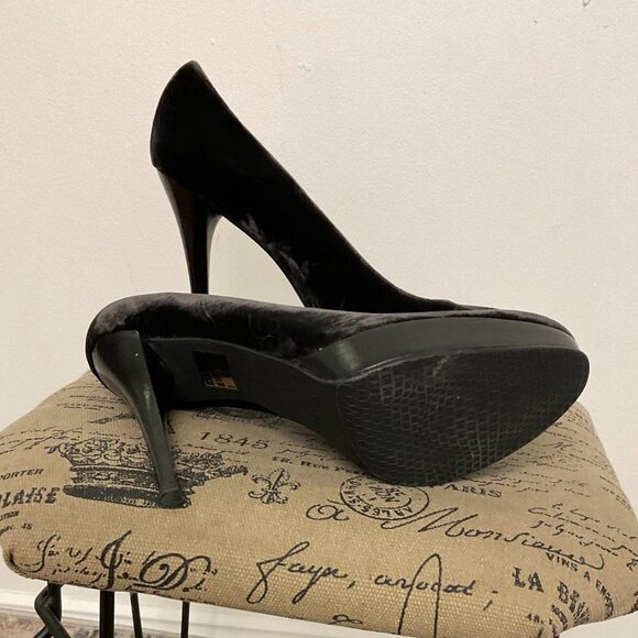 Stuart Weitzman Velvet Stiletto Heels Pumps Round Toe Size 9US Black - Picture 4 of 4
